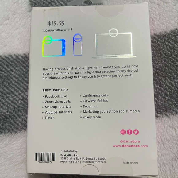 New - Selfie Ring Light - Picture 4 of 4